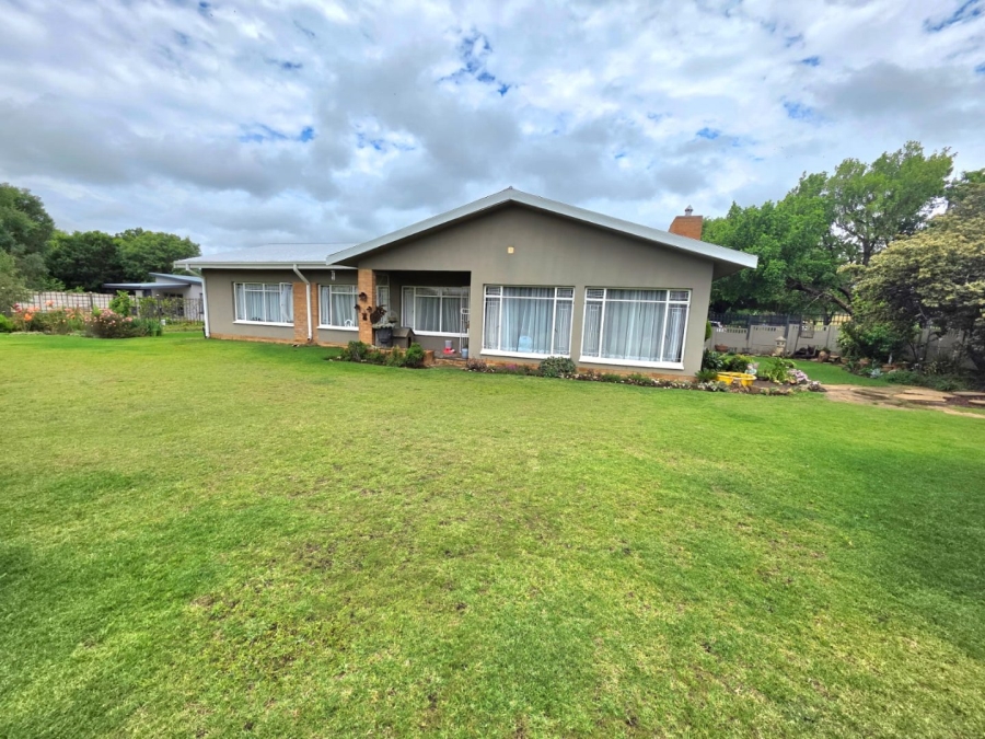 To Let 4 Bedroom Property for Rent in Hospitaalheuwel Free State